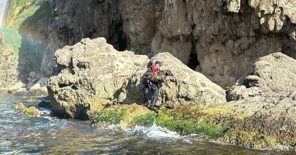 DENİZE DÜŞEN KÖPEĞİ SAHİL GÜVENLİK EKİPLERİ KURTARDI  