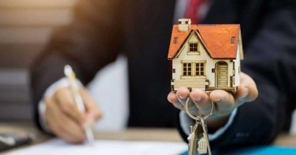 GAYRİMENKULE 2,4 MİLYAR DOLAR GİTTİ