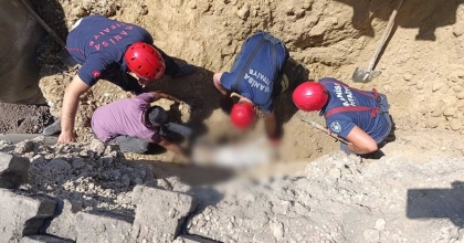 GÖÇÜK ALTINDA KALAN İŞÇİ HAYATINI KAYBETTİ  