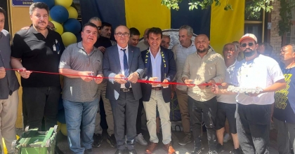 KOÇ’UN EKİBİNDEKİ BELGÜ AÇILIŞI YAPTI