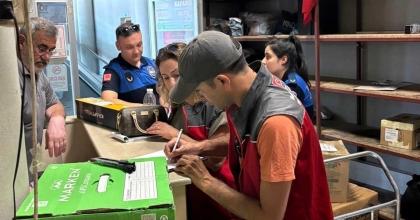 OTOGARDA 45 KİLO MENŞEİ BELİRSİZ ET ÜRÜNÜ ELE GEÇİRDİ  