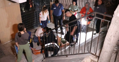 PENCEREDEN DÜŞEN GENÇ YARALANDI  