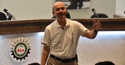 PROF. DR. ERSAN ÖZ, DOSTEK KOLEJİ ÖĞRENCİLERİYLE BULUŞTU