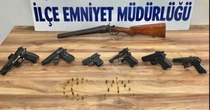 SARAYKÖY’DE SİLAH KAÇAKÇILARI YAKALANDI