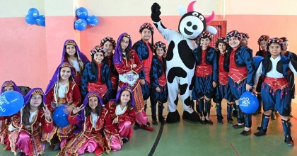 SÜT ŞENLİĞİ’NE 500 ÖĞRENCİ KATILDI