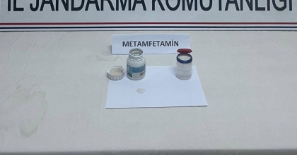 ŞÜPHELİ ŞAHISLARIN ÜZERLERİNDEN UYUŞTURUCU ÇIKTI 