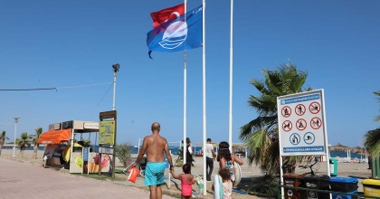 ANTALYA’DA 17 HALK PLAJINA MAVİ BAYRAK