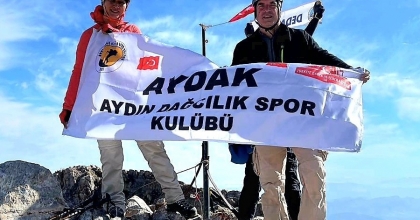 DAĞCI ÇİFT, 3 BİN METRELİK AYDOS DAĞI’NA TIRMANDI   