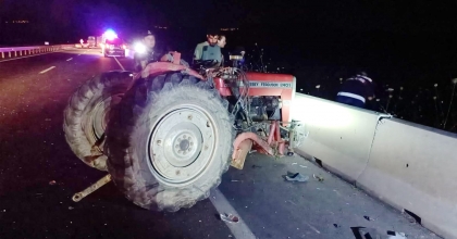 MANİSA’DA KAMYON İLE ÇARPIŞAN TRAKTÖRÜN SÜRÜCÜSÜ ÖLDÜ  