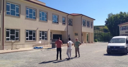 SARIGÖL'DEKİ OKULLAR BİR BİR YENİLENİYOR  