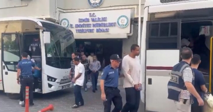 İZMİR MERKEZLİ DOLANDIRICILIK OPERASYONU'NDA 32 KİŞİ TUTUKLANDI   