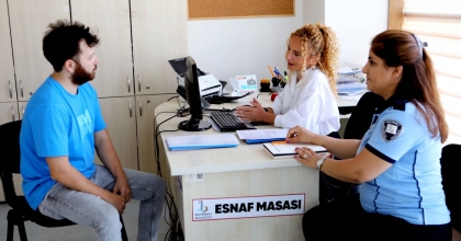 BAYRAKLI BELEDİYESİNDE ESNAF MASASI KURULDU   
