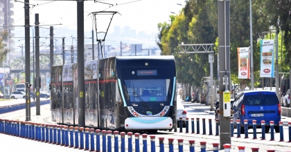 İZMİR’DE TOPLU ULAŞIM 15 TEMMUZ’DA İNDİRİMLİ OLACAK