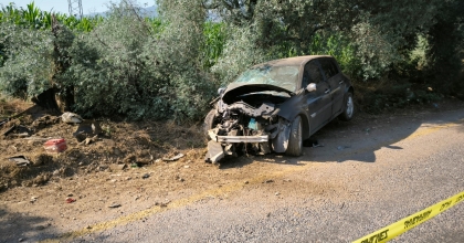 AĞACA ÇARPAN OTOMOBİLİN SÜRÜCÜSÜ HAYATINI KAYBETTİ