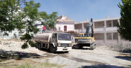 SÖKE’DE RİSKLİ OKULLAR YIKILIYOR