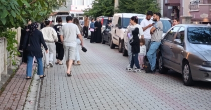 4.4 ŞİDDETİNDEKİ DEPREM GÜVENLİK KAMERASINA YANSIDI