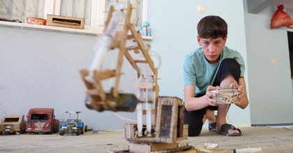 KÖYDEKİ ATIKLARDAN BÜYÜK HAYALLER KURUYOR   