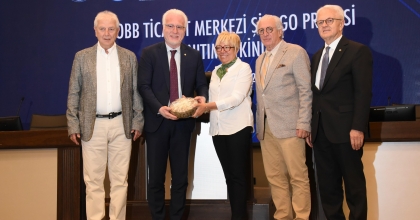 ŞİKAGO İZMİRLİ FİRMALARI BEKLİYOR  