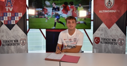 ALTINORDU 21 YAŞINDAKİ OYUNCUYU RENKLERİNE KATTI