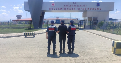 HAPİS CEZASIYLA ARANAN ŞAHSI JANDARMA KÖYDE YAKALADI   