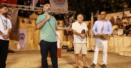 TÜRKİYE TİYATRO BULUŞMASI'NDA DEPREM HASSASİYETİ   