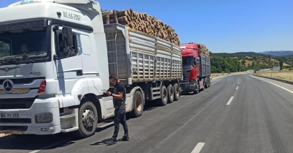 KÜTAHYA’DA ORMAN EMVALİ YÜKLÜ ARAÇLARDA 'MOBİL DENETİM'   