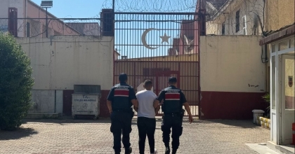 SİLAHLA TEHDİT ETTİLER, JANDARMADAN KAÇAMADILAR   