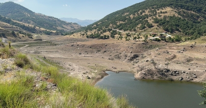 BARAJ GÖLETİ KURAKLIK NEDENİYLE KURUMA NOKTASINA GELDİ   