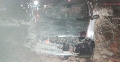 TAKLA ATAN OTOMOBİLDEKİ GENÇ HAYATINI KAYBETTİ   