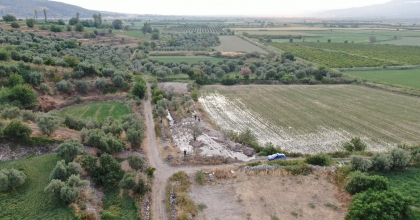 KAÇAK KAZI YAPARKEN SUÇÜSTÜ YAKALANDILAR 