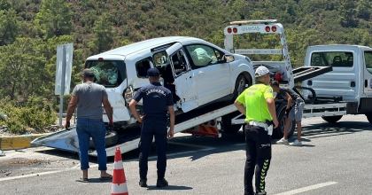 GÖCEK'TE FECİ KAZA; 1 ÖLÜ, 10 YARALI   
