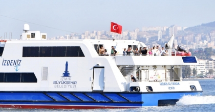 İZMİR’DE TOPLU ULAŞIMDA “90 DAKİKA” DÖNEMİ BAŞLIYOR   