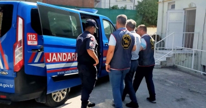 EMET'TE CİNAYET ZANLISI MUHTAR TUTUKLANDI 