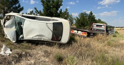 AFYONKARAHİSAR'DA OTOMOBİL DEVRİLDİ 8 YARALI  