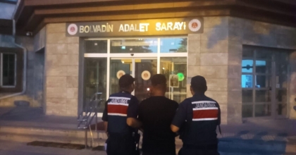 HIRSIZLIKTAN ARANIYORDU, YOL KONTROLÜNDE YAKALANDI