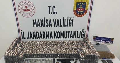 EVİNDE BİNLERCE SENTETİK ECZA HAPI ELE GEÇİRİLDİ