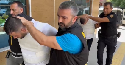 İZMİR'DEKİ KAN DAVASI CİNAYETİNDE 2 ZANLI TUTUKLANDI