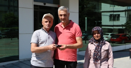 MASKİ PERSONELİ CÜZDAN DOLUSU PARAYI SAHİBİNE TESLİM ETTİ