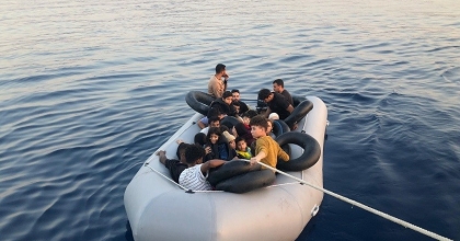 İZMİR AÇIKLARINDA GÖÇMEN HAREKETLİLİĞİ