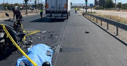 TIRA ÇARPAN MOTOSİKLET SÜRÜCÜSÜ HAYATINI KAYBETTİ