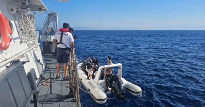 DALAMAN’DA 9 ÇOCUK VE 16 DÜZENSİZ GÖÇMEN KURTARILDI   