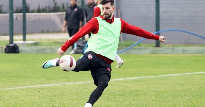 KARŞIYAKA’DA ALPAY KOLDAŞ İLE YOLLAR AYRILDI