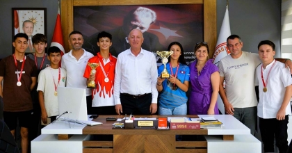 BAŞKAN KUMRAL, BABADAĞLI ŞAMPİYONLARI KUTLADI