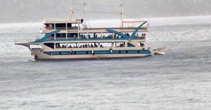 FIRTINAYA YAKALANAN LASTİK BOTU TUR TEKNESİ KURTARDI  