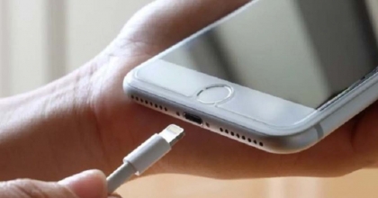 UZMANI UYARDI: KAMUYA AÇIK ŞARJ CİHAZLARINI KULLANMAYIN