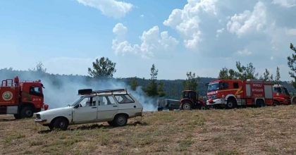 ORMAN SINIRINDAKİ TARLA YANDI