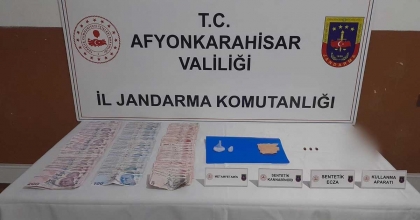 UYUŞTURUCULARI SATAMADAN YAKALANDILAR