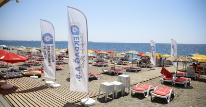 KONYAALTI SAHİLİNDEKİ İKİNCİ HALK PLAJI HİZMETTE