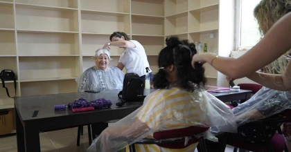 YUNUSEMRE’DEN KADINLARA ÜCRETSİZ KUAFÖR HİZMETİ  