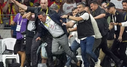 ALİ KOÇ'A GÖZTEPE MAÇINDA SALDIRI!